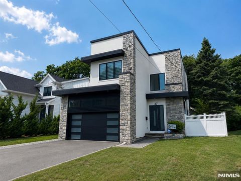 Photo of 37 George St, Tenafly, NJ 07670 (MLS # 26023250)