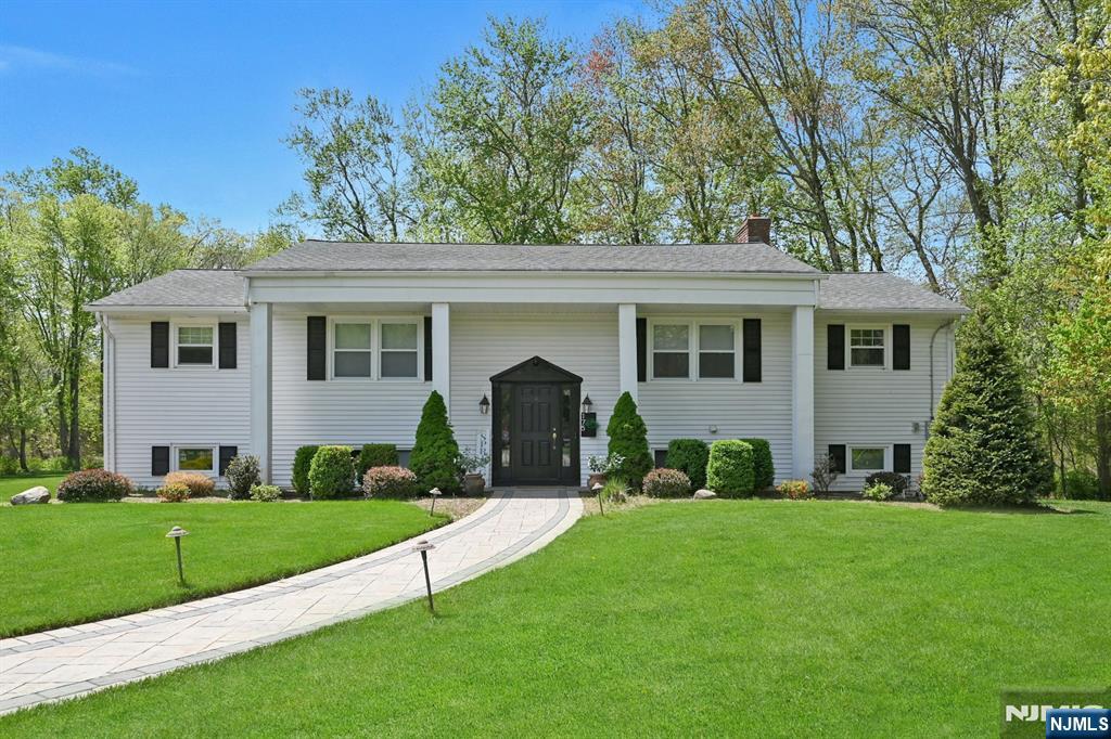 Property for Sale at 175 Edson Terrace, Franklin Lakes, New Jersey - Bedrooms: 4 
Bathrooms: 3 
Rooms: 9  - $1,299,000