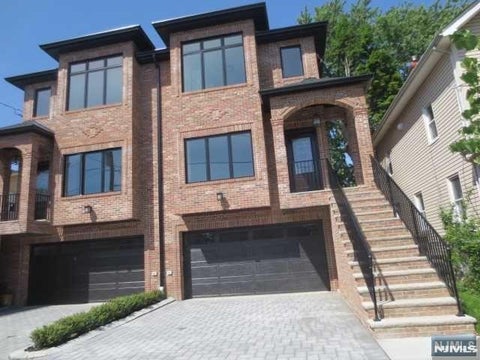 Photo of 427 Westview Pl #A, Fort Lee, NJ 07024 (MLS # 26018874)