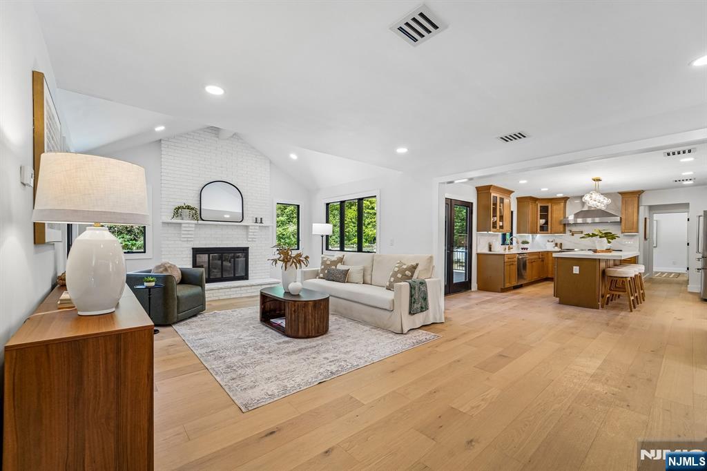 45 Lake Road