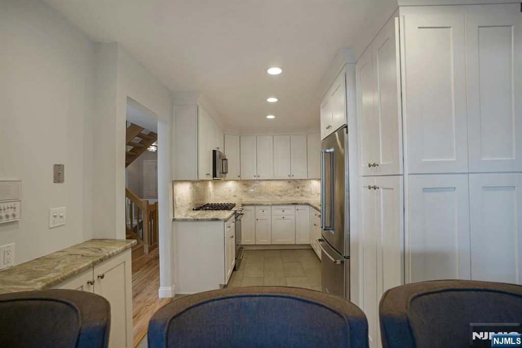 1 Columbus Place 1
