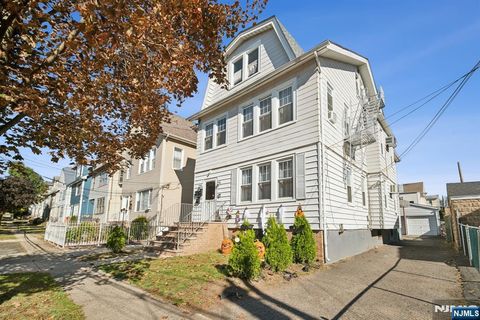 Photo of 413 Beardsley Avenue, Bloomfield, NJ 07003 (MLS # 25036294)