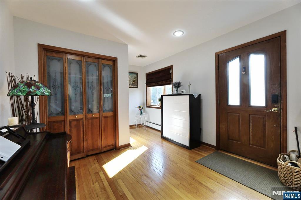 317 Hillcrest