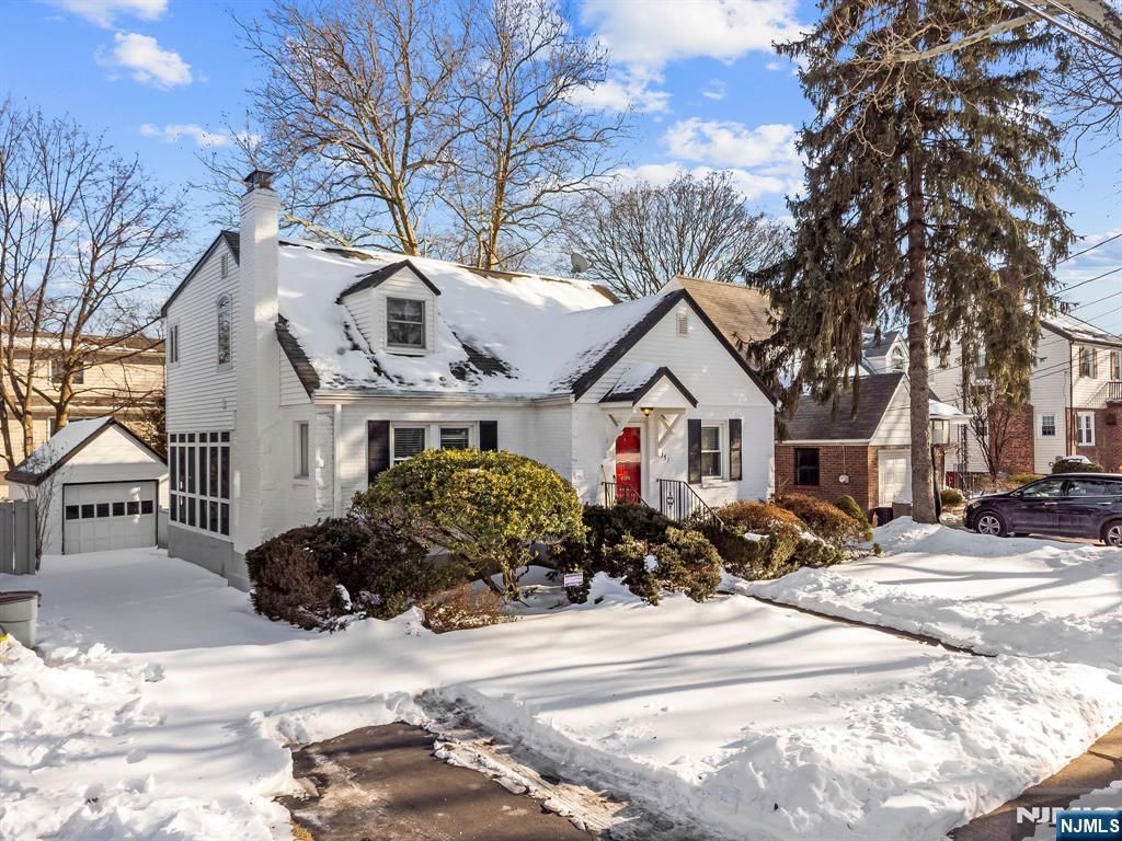 Photo of 951 Darien Terrace, Teaneck, NJ 07666 (MLS # 26004674)