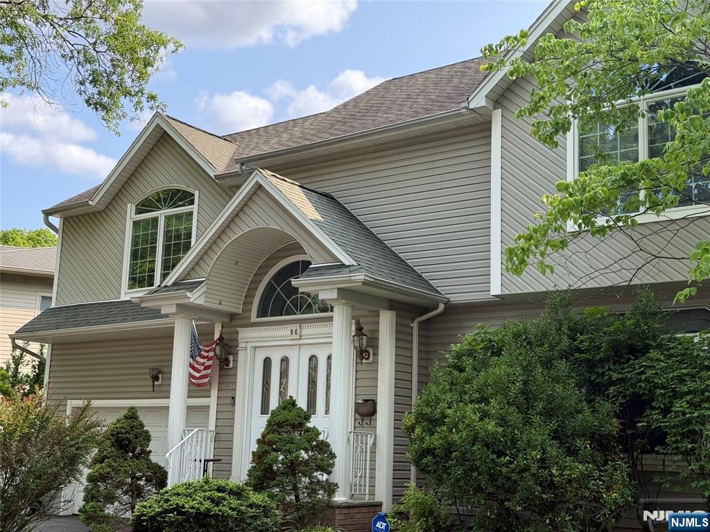 Rental Property at 96 Nichols Dr, Paramus, New Jersey - Bedrooms: 4 
Bathrooms: 4 
Rooms: 9  - $6,500 MO.