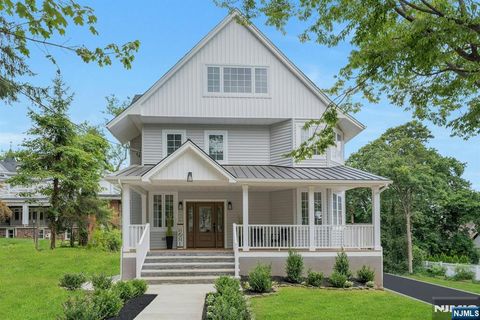 Photo of 190 Fairview Ave, Rutherford, NJ 07070 (MLS # 25038928)