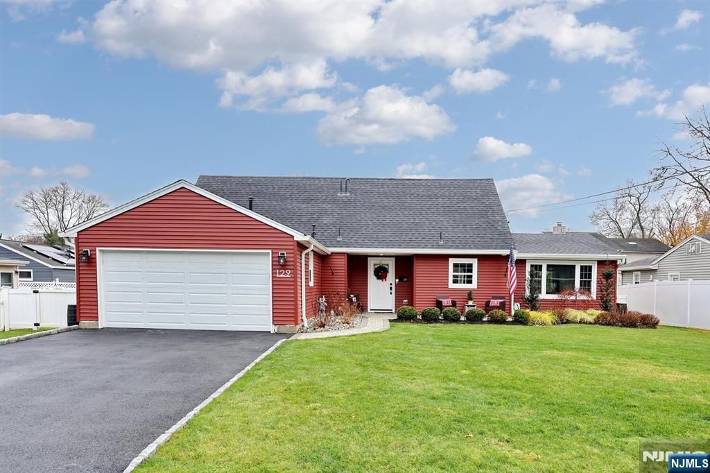 Photo of 129 Sanford Avenue, Emerson, NJ 07630 (MLS # 26000338)