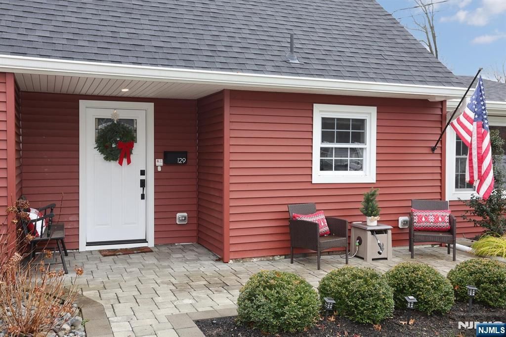 Photo of 129 Sanford Avenue, Emerson, NJ 07630 (MLS # 26000338)