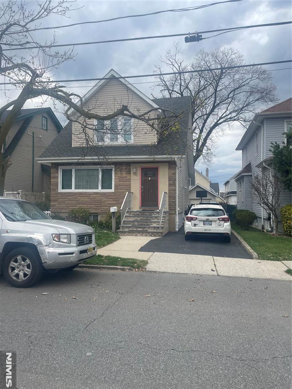 Photo of 521 Olympia Avenue, Cliffside Park, NJ 07010 (MLS # 26010617)