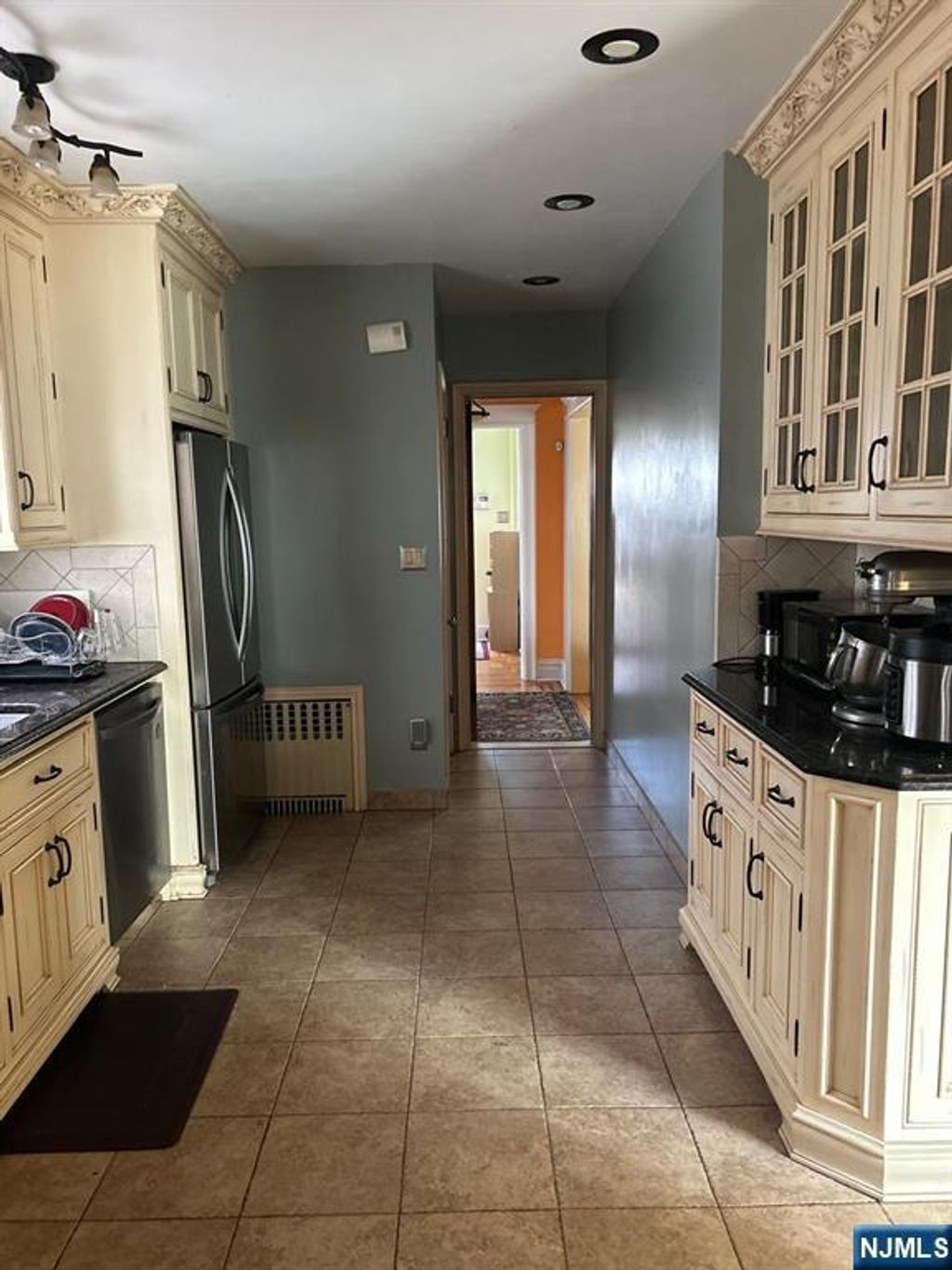 Photo of 521 Olympia Avenue, Cliffside Park, NJ 07010 (MLS # 26010617)