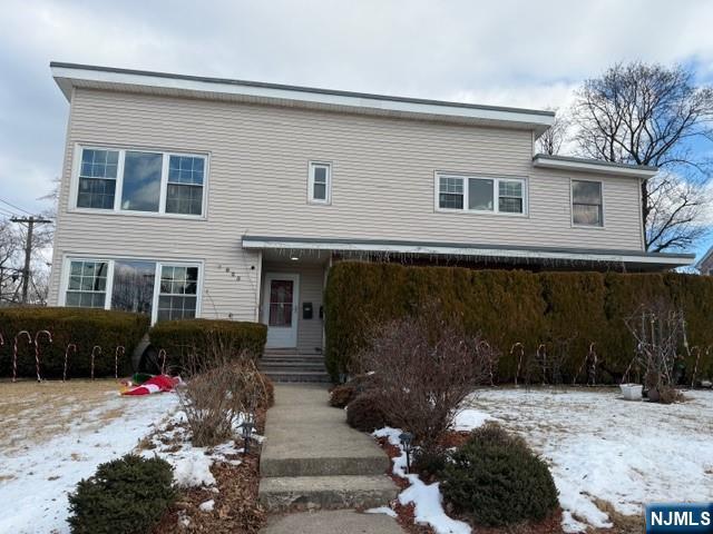 6-25 1st Street 2nd Floor