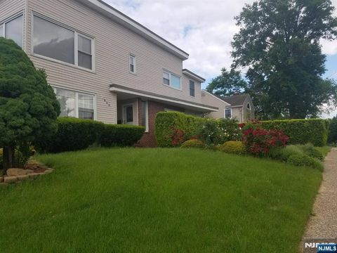 6-25 1st Street 2nd Floor Fair Lawn NJ 07410