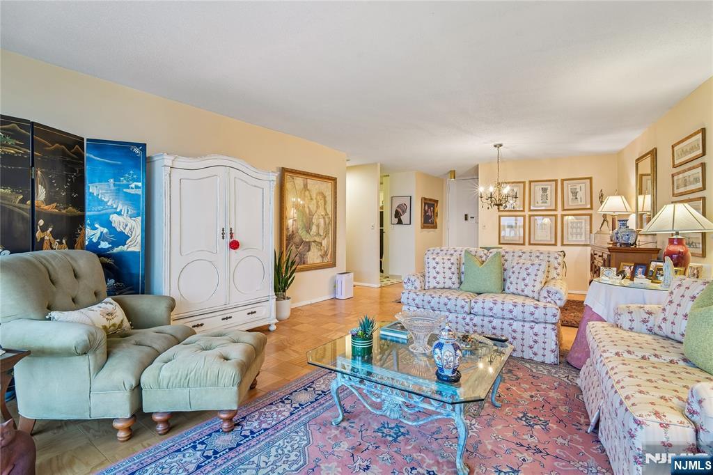 555 North Avenue 17-U