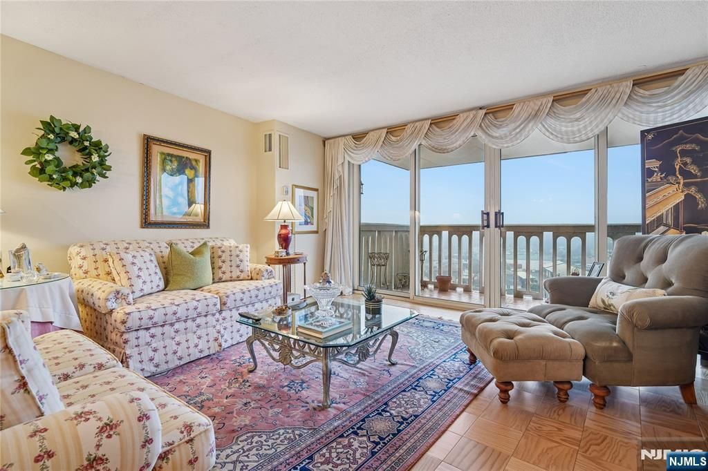 Photo of 555 North Avenue #17-U, Fort Lee, NJ 07024 (MLS # 26006491)