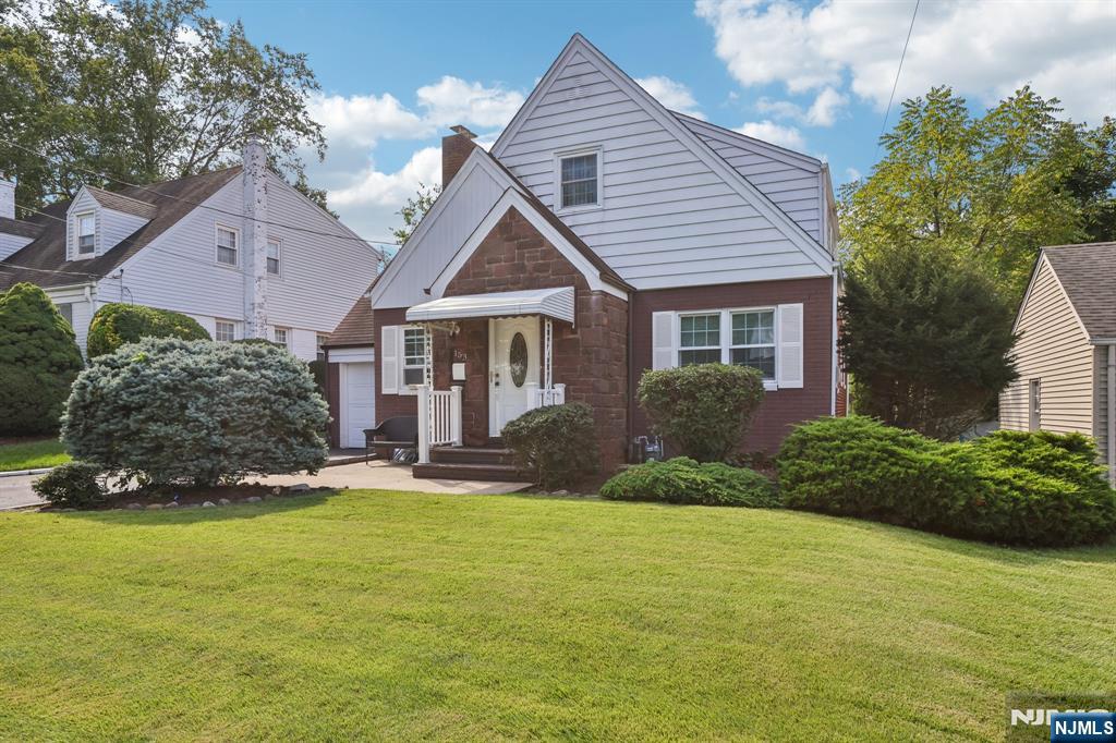 Homes for Sale in Northern NJ | ThisIsRiverEdge.com 153 Madison Avenue