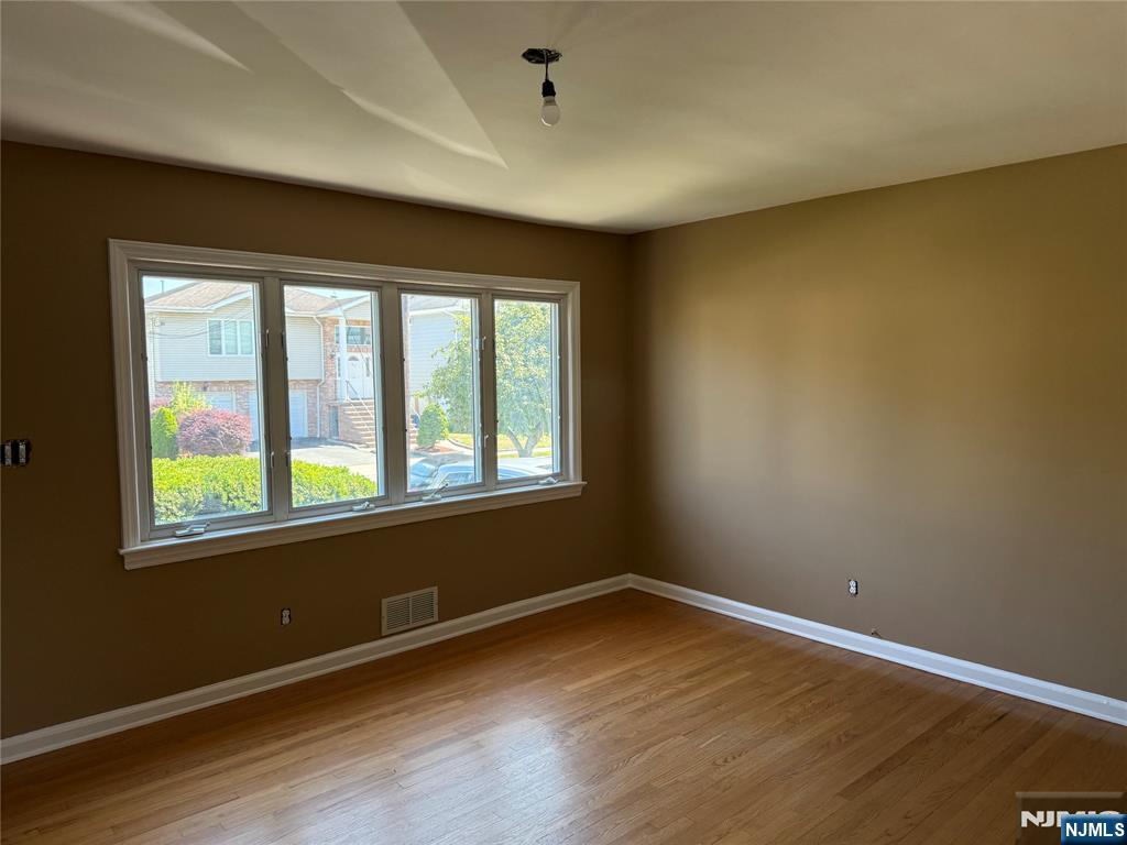 Lodi, New Jersey 07644, United States, 2 Bedrooms Bedrooms, ,1 BathroomBathrooms,Residential,Pending,189507