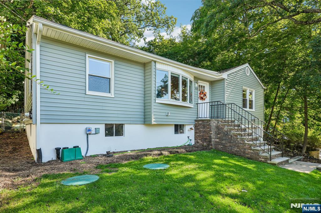 102 Hiawatha Boulevard