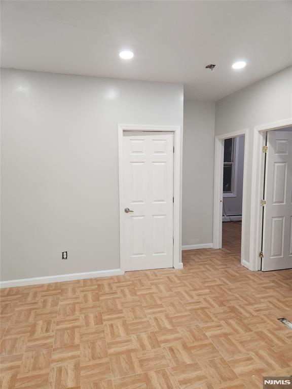 Bayonne, New Jersey 07002, United States, 2 Bedrooms Bedrooms, ,1 BathroomBathrooms,Residential,Active,251465