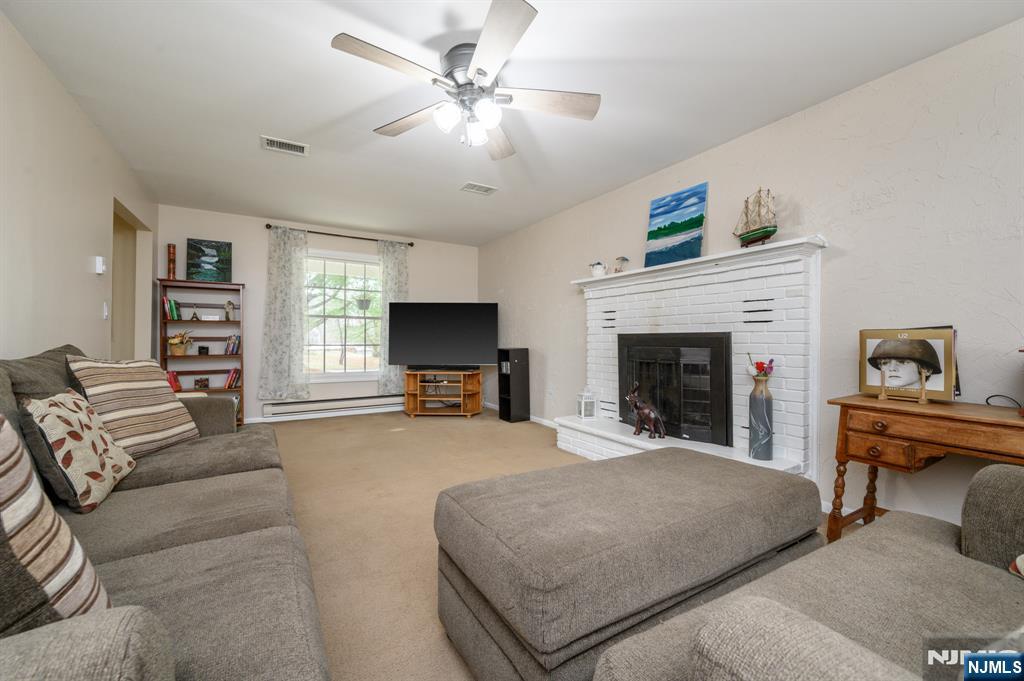 1 Running Hills Drive