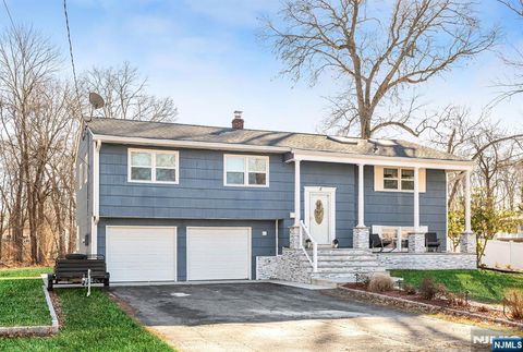 Photo of 4 Lynn Court, Lincoln Park Borough, NJ 07035 (MLS # 26010984)