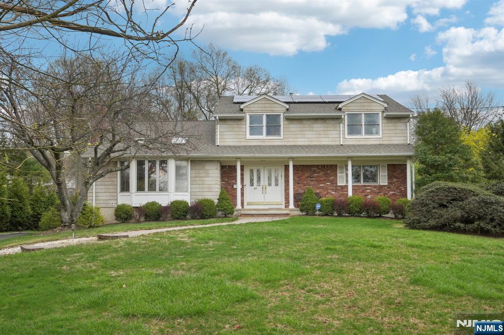 Property for Sale at 91 N Hillside Avenue, Livingston, New Jersey - Bedrooms: 4 
Bathrooms: 4 
Rooms: 9  - $1,400,000