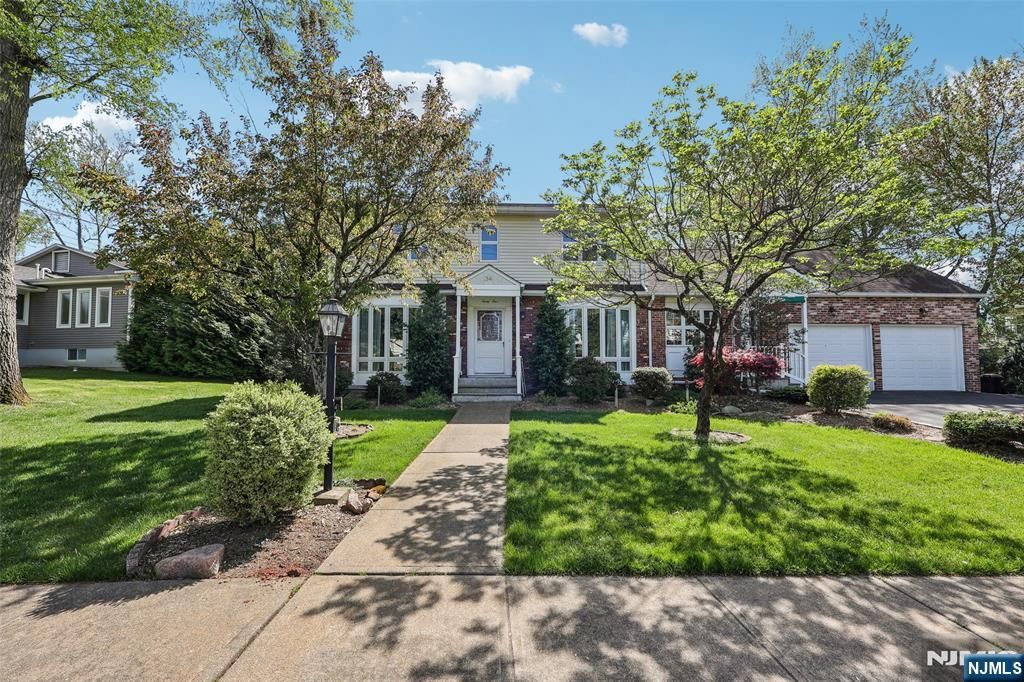 Photo of 34 Brian Road, West Caldwell, NJ 07006 (MLS # 25013282)