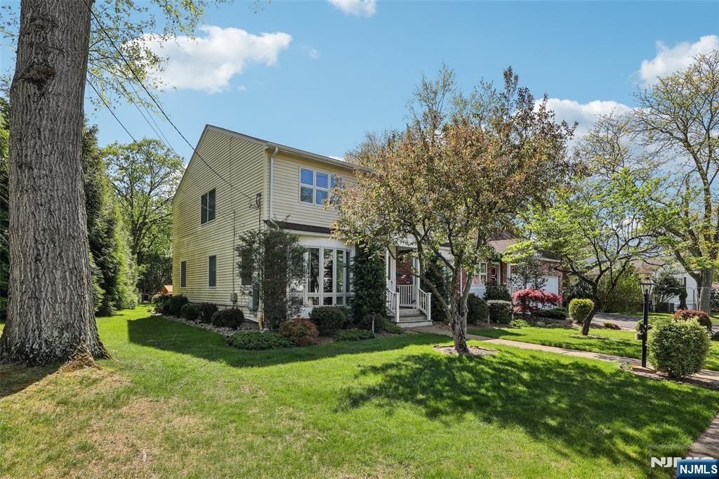 Photo of 34 Brian Road, West Caldwell, NJ 07006 (MLS # 25013282)