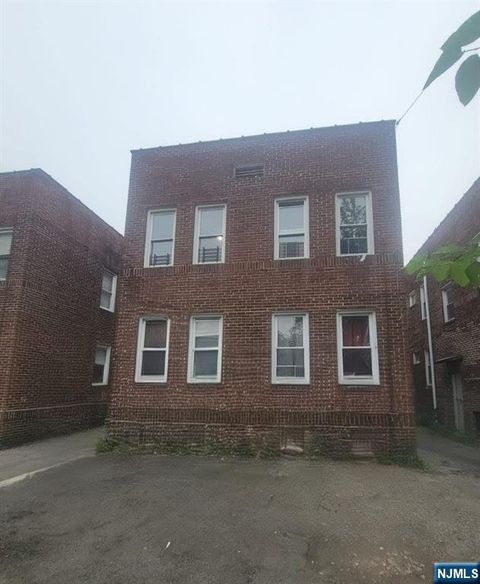 Photo of 407409 15th Street, Newark, NJ 07103 (MLS # 25037537)