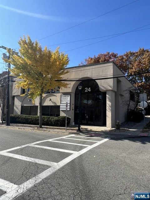 24 W Emerson Plaza 2 Rear Emerson NJ 07630