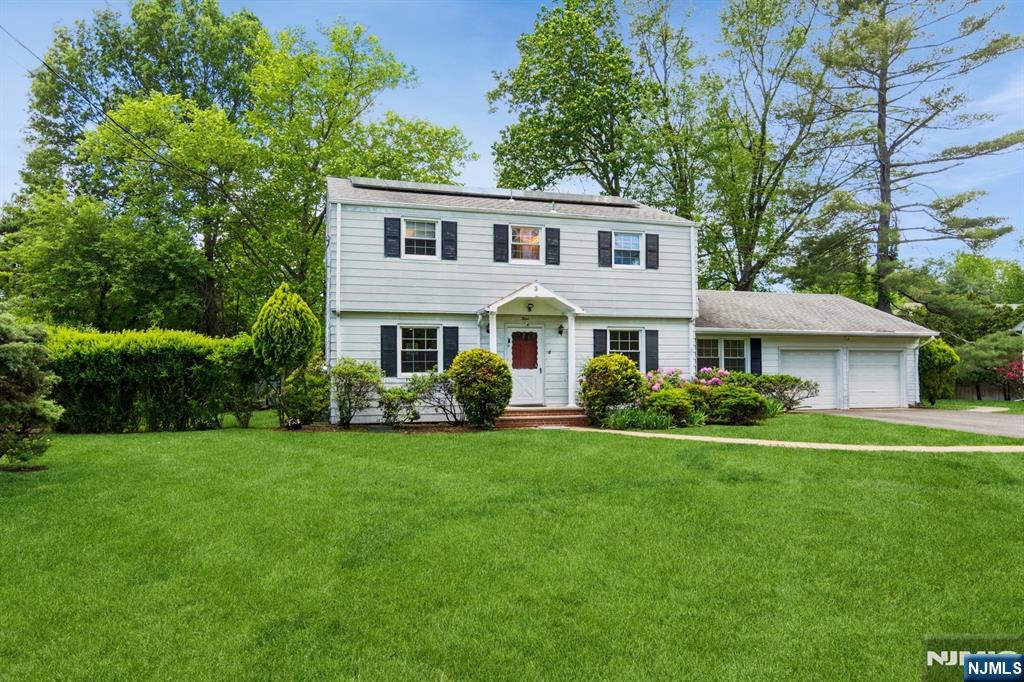 Property for Sale at 3 Tiffany Drive, Livingston, New Jersey - Bedrooms: 4 
Bathrooms: 3 
Rooms: 9  - $999,000