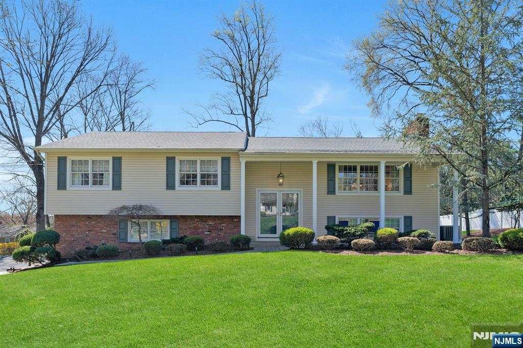 573 Dorchester Drive