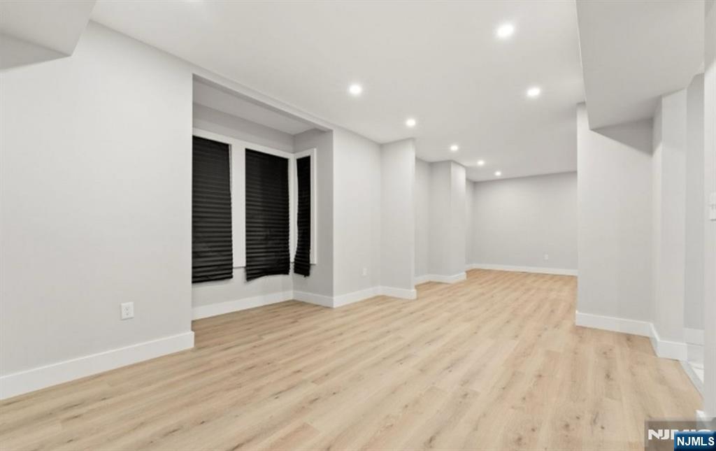 104 Hollywood Avenue