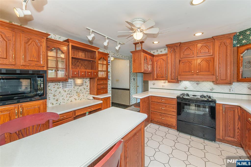 17 Schirra Drive