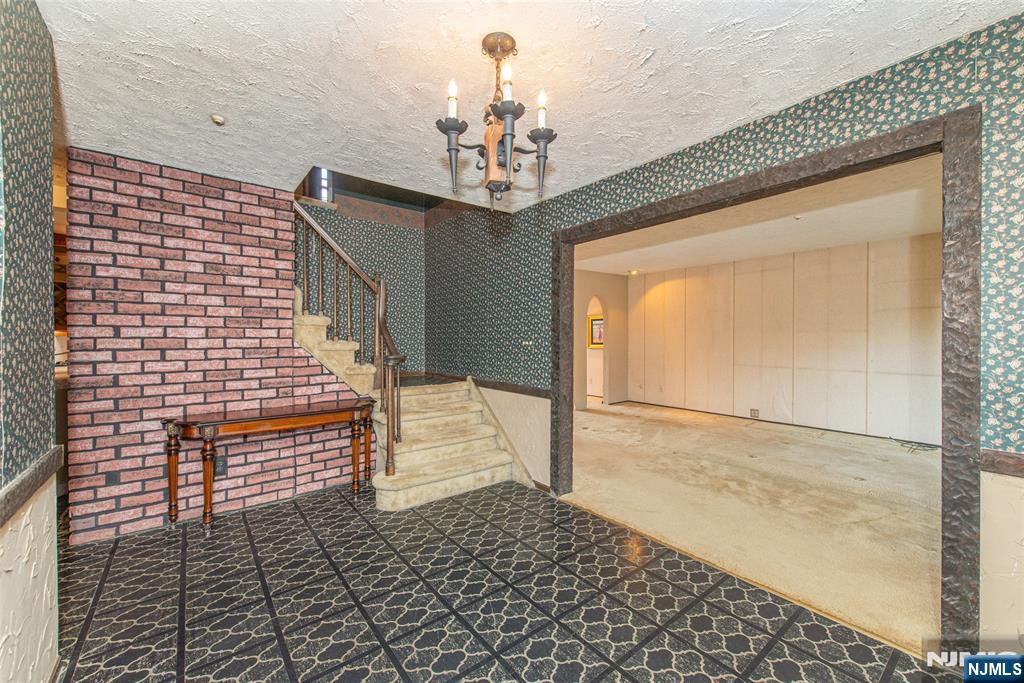 17 Schirra Drive