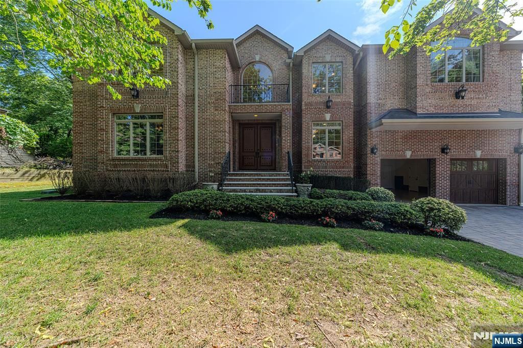 Photo of 186 Hickory Lane, Closter, NJ 07624 (MLS # 26003511)