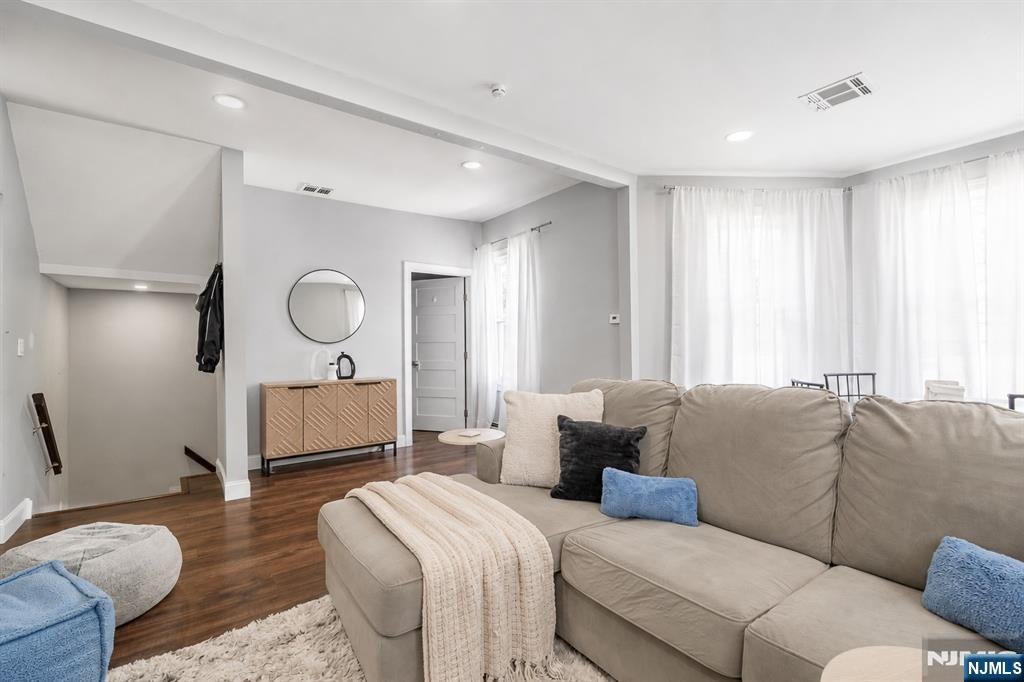 255 E 54th Street