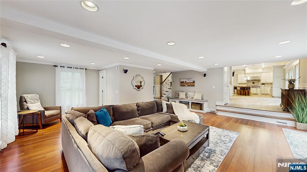 87 Skytop Drive
