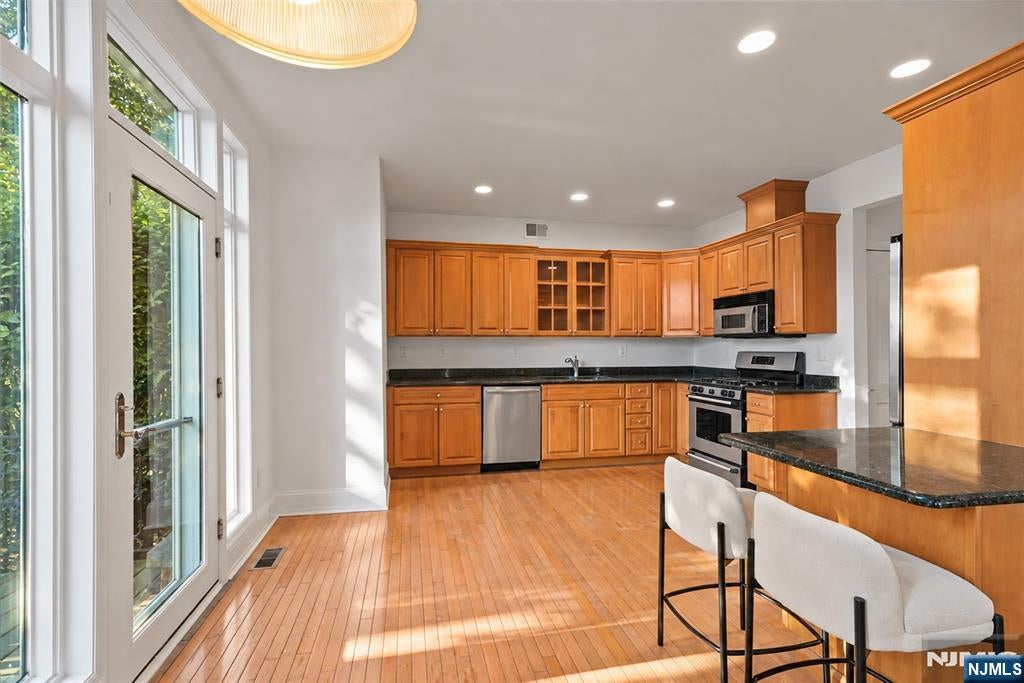 105 Hudson Cove
