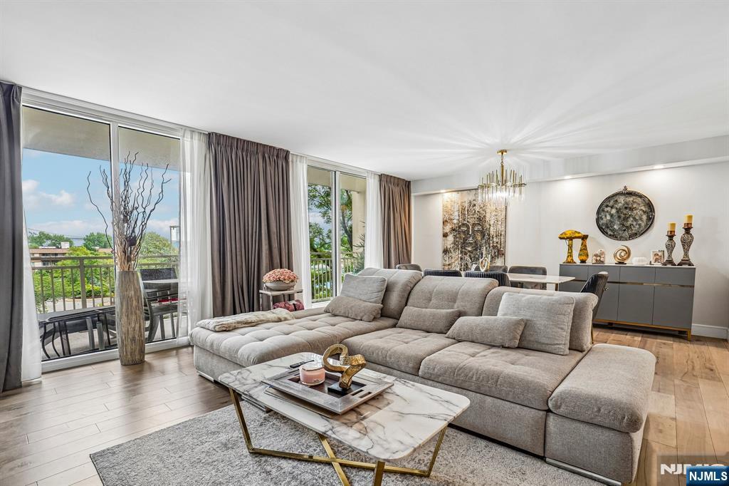 1055 River Road 408