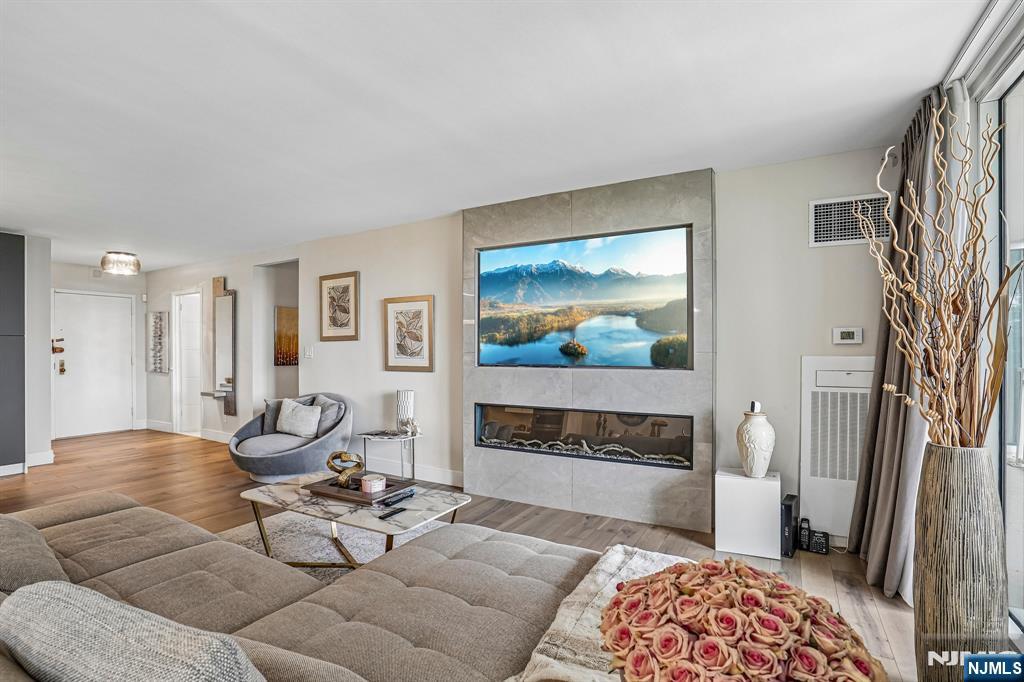 1055 River Road 408