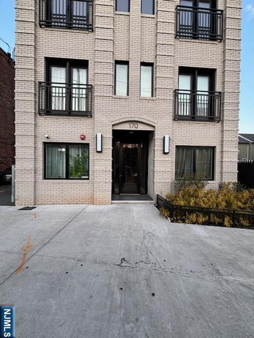 Renovated bright 2 bedroom apartment. Kitchen has all stainless steel appliances, (Refrigerator, stove/oven, Microwave, dishwasher. Big hallway closet. Coin operated Laundry in the basement. Parking spot available for extra fee. Pets ok. Available immediately