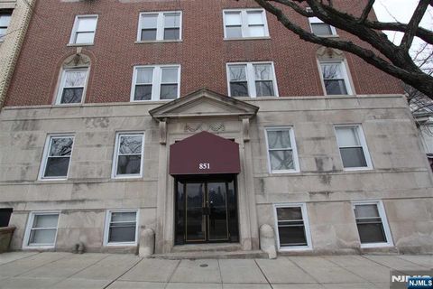 Photo of 851 Boulevard East #A1, Weehawken, NJ 07086 (MLS # 25033255)