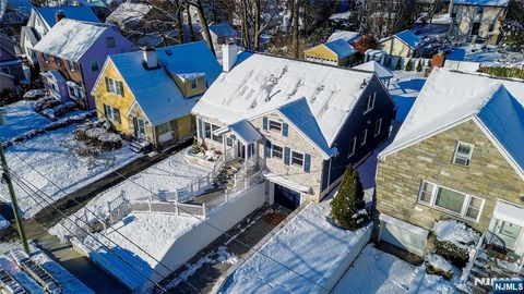 Photo of 33 Highland Avenue, Maplewood, NJ 07040 (MLS # 25043271)