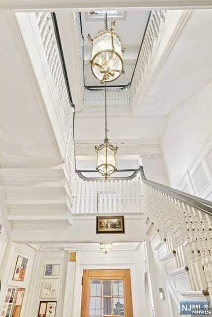 394 E Palisade Avenue