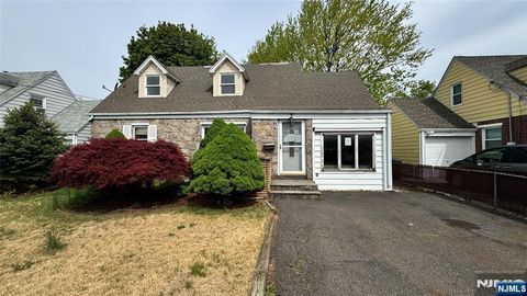 69 Lincoln Avenue Elmwood Park NJ 07407