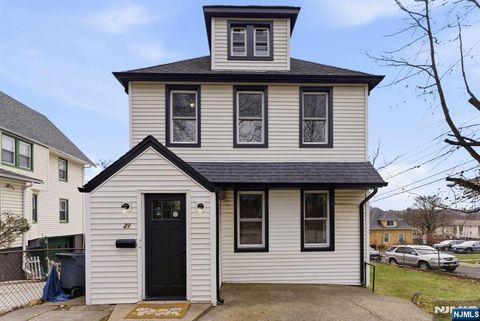 Photo of 21 Overpeck Avenue, Ridgefield Park, NJ 07660 (MLS # 26010309)