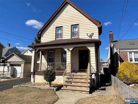 MLS: 25007497