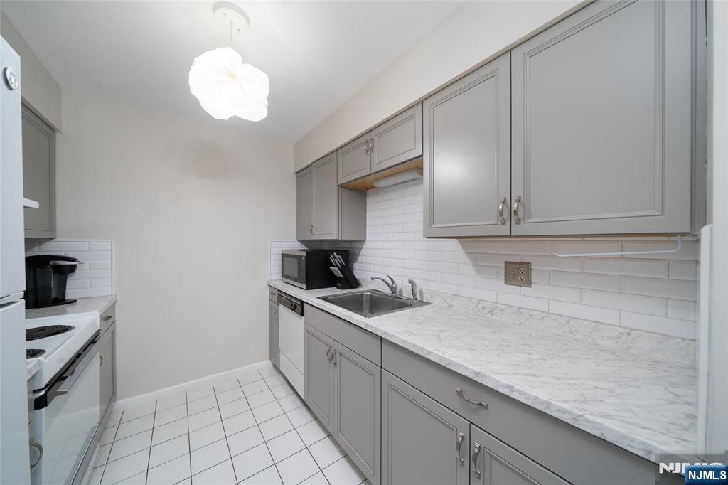 651 Riverside Avenue B17