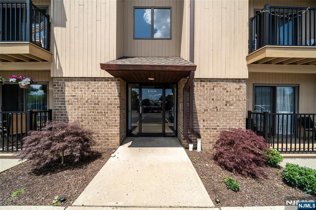 651 Riverside Avenue B17
