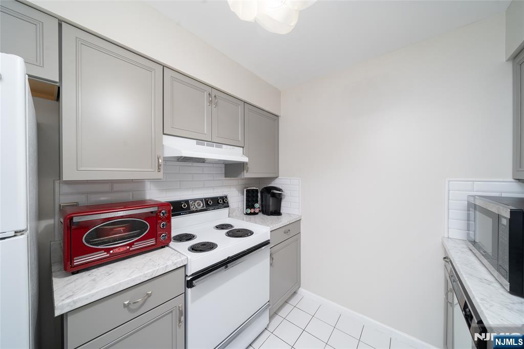 651 Riverside Avenue B17